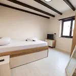 Apartment Lithic 1